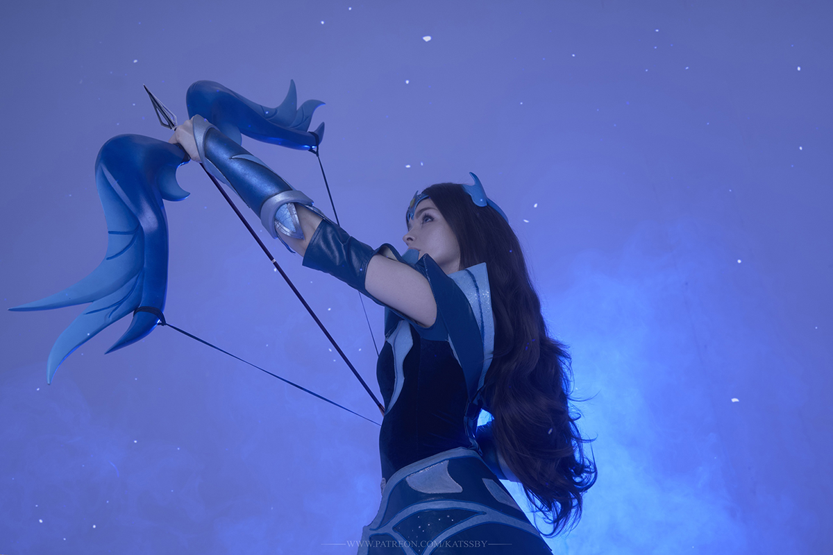 Косплей Mirana из Dota 2. Косплеер&nbsp;SophieKatssby