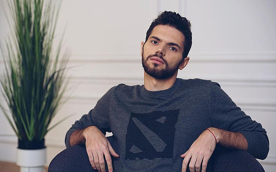 Илья Lil Ильюк комментирует тренды набора игроков в Dota 2 после победы Team Spirit на TI10