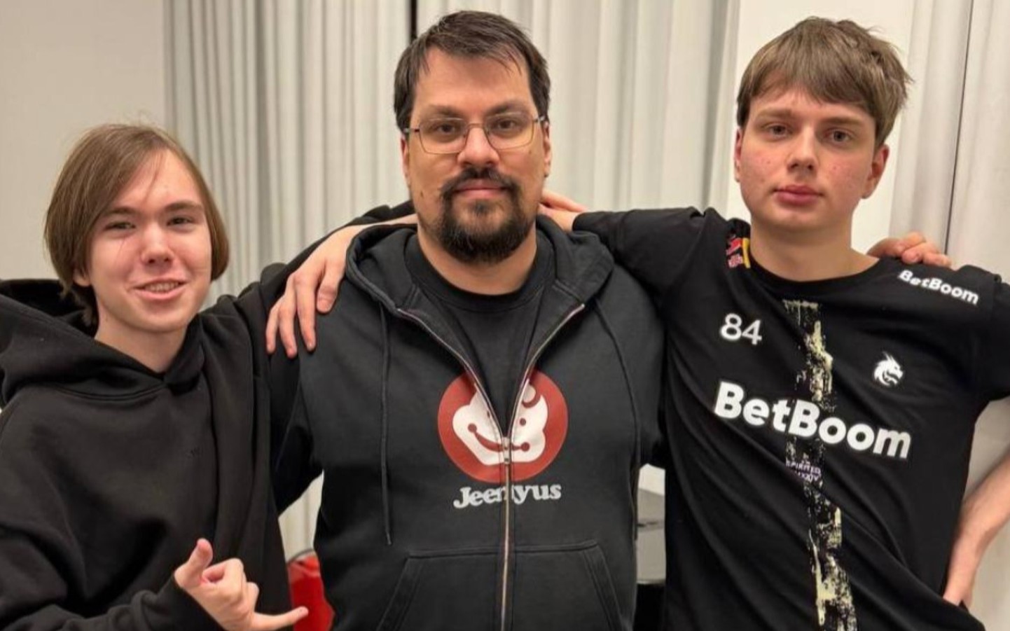 OverDrive встал на защиту kyousuke в инциденте с медалью ESL