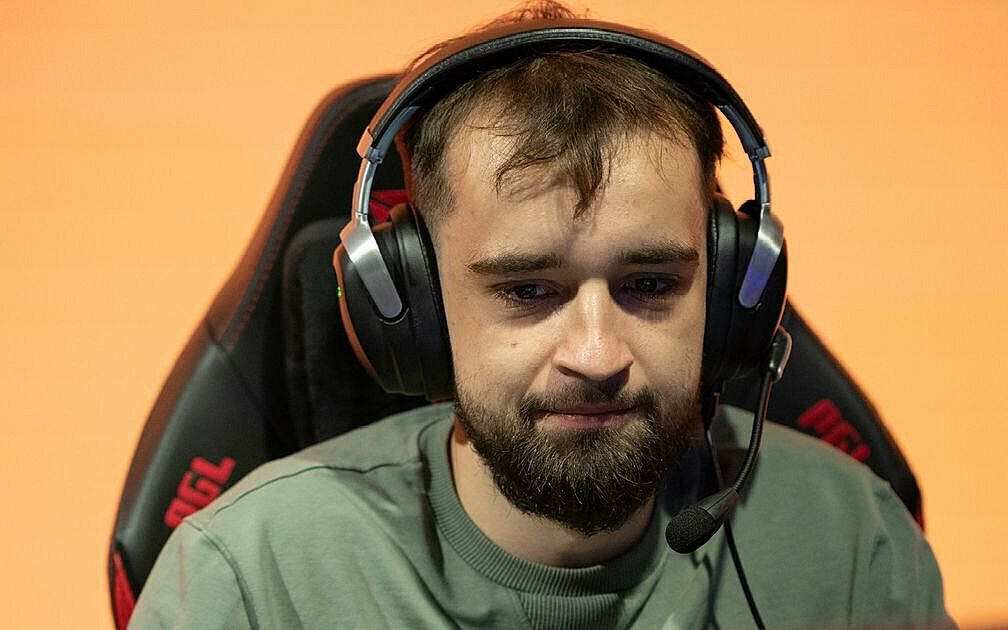 Fishman об antoha: «Ну, как игрок он нормальный, но он же психически нездоров, поэтому его не берут в тимы»