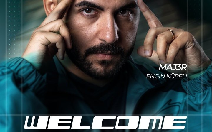 MAJ3R стал стримером в Aurora Gaming  